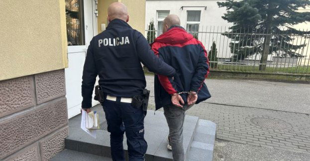 Pijany zatrzasnął kluczki w aucie.