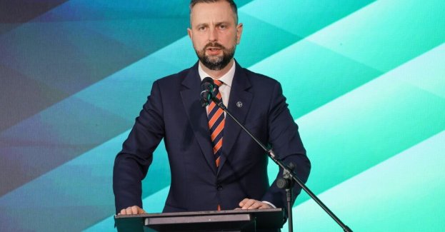 Szef MON: w listopadzie wystrzelenie pierwszych polskich wojskowych satelitów