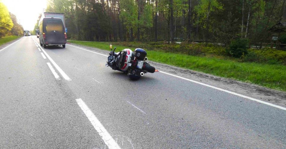 zdjęcie: Wypadek z udziałem motocyklisty. Mężczyzna trafił do szpitala / fot. KPP w Kościerzynie