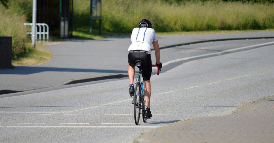 zdjęcie: Wypadek drogowy. Potrącenie rowerzysty. / pixabay/8061826