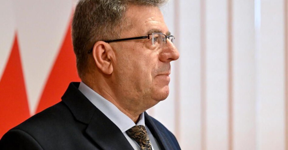 zdjęcie: Podwyższona gotowość straży i WOT przed intensywnymi opadami i burzami / fot. PAP
