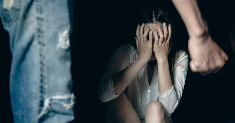 zdjęcie: Znęcał się nad mamą i siostrą. Musiał wyprowadzić się z domu / v8218267