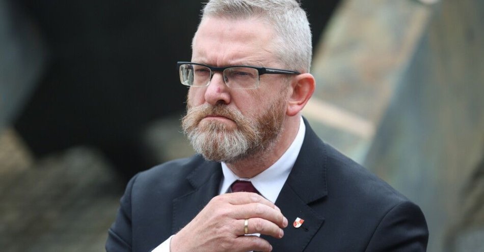 zdjęcie: Europoseł Grzegorz Braun ma od środy zakaz wstępu do parlamentu / fot. PAP