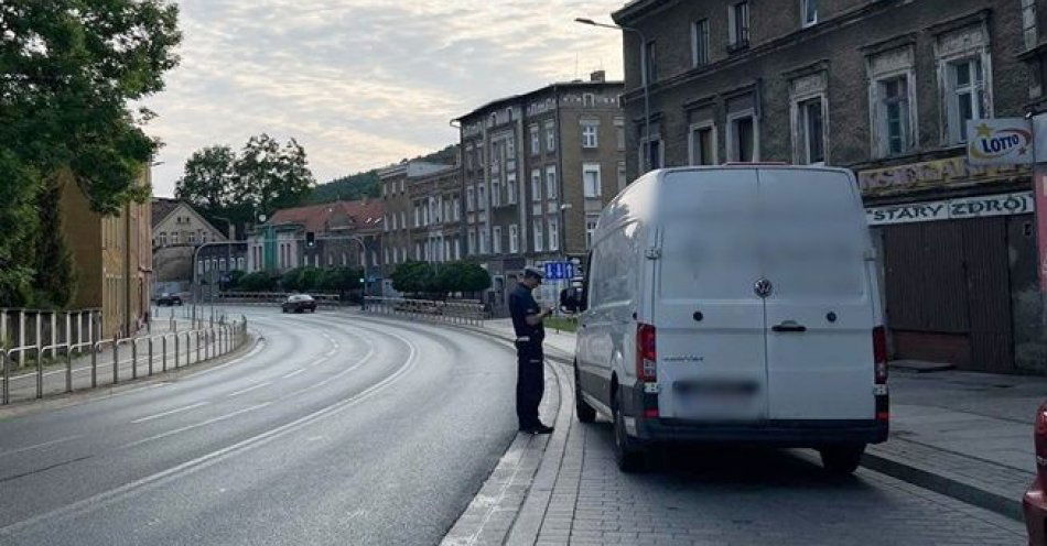 zdjęcie: Nie ma przyzwolenia na jazdę bez prawa jazdy. Kolejny zatrzymany kierujący z wydana decyzją o cofnięciu uprawnień / fot. KMP w Wałbrzychu