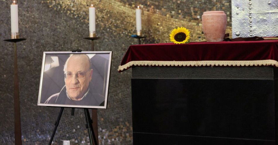 zdjęcie: Reżyser Marcel Łoziński spoczął na warszawskich Powązkach / fot. PAP