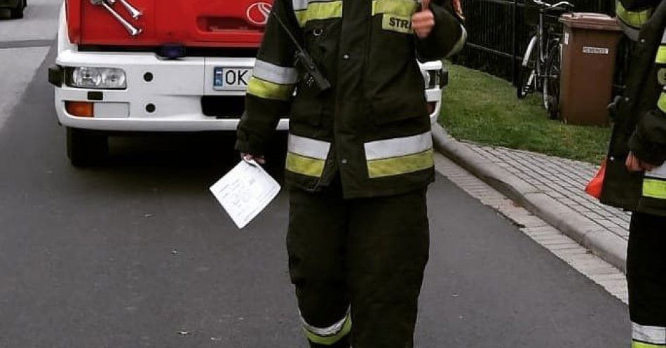 zdjęcie: Dwa mundury jedno serce ratuje życie w Bierawie / fot. KPP Kędzierzyn Koźle