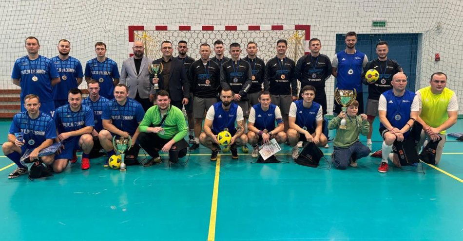 zdjęcie: Zakład Karny triumfuje w turnieju policji w Ostrołęce / fot. KMP w Ostrołęce Turniej o Puchar Komendanta Miejskiego Policji w Ostrołęce