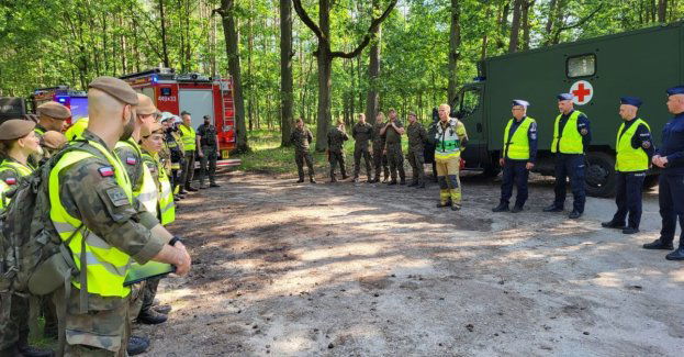 Grudziądzcy policjanci w trakcie ćwiczeń wojskowych
