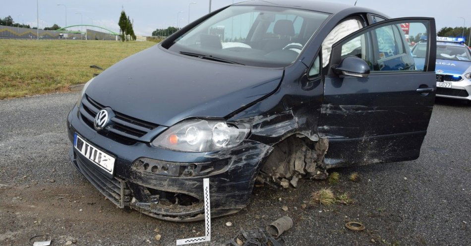 zdjęcie: Wypadek na drodze S8 / fot. KPP w Łasku