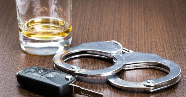 Policjanci chcieli pomóc, a trafili na pijanego kierowcę