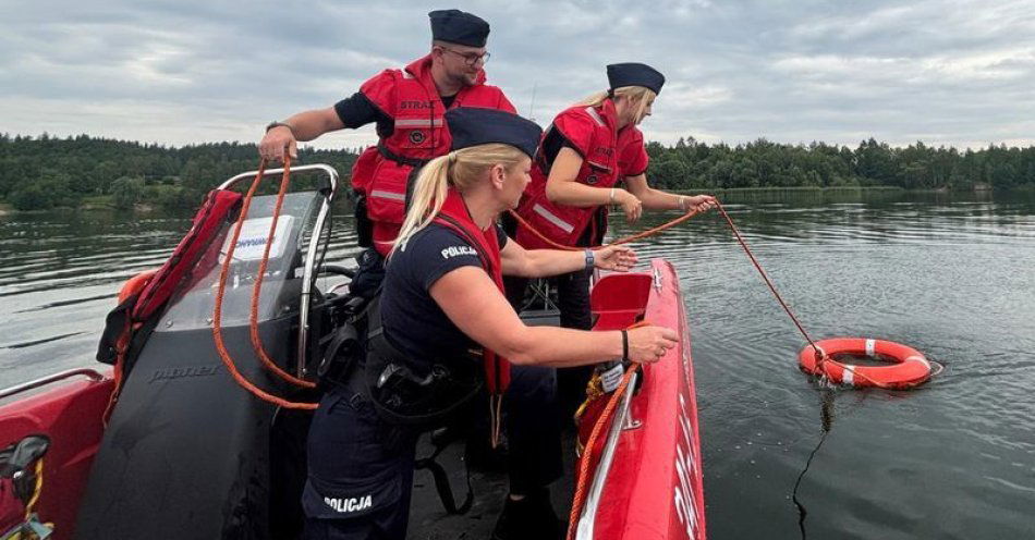 zdjęcie: Jeleniogórscy policjanci podnieśli swoje kwalifikacje w zakresie ratownictwa wodnego / fot. KMP w Jeleniej Górze