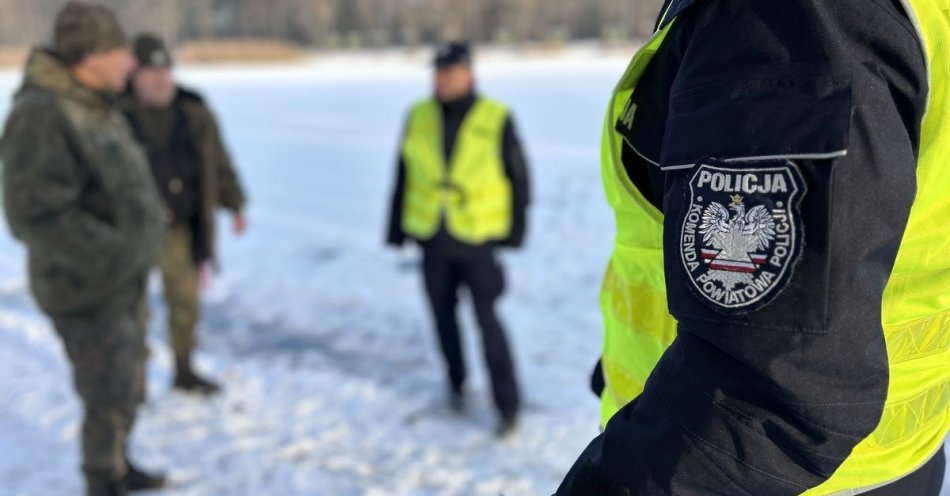 zdjęcie: Wspólne patrole policjantów z funkcjonariuszami straży leśnej i rybackiej / fot. KPP Ostrów Wielkopolski