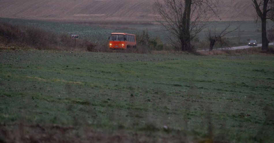 zdjęcie: Resort infrastruktury zwiększy pulę finansowania linii autobusowych do 1 mld zł / fot. PAP