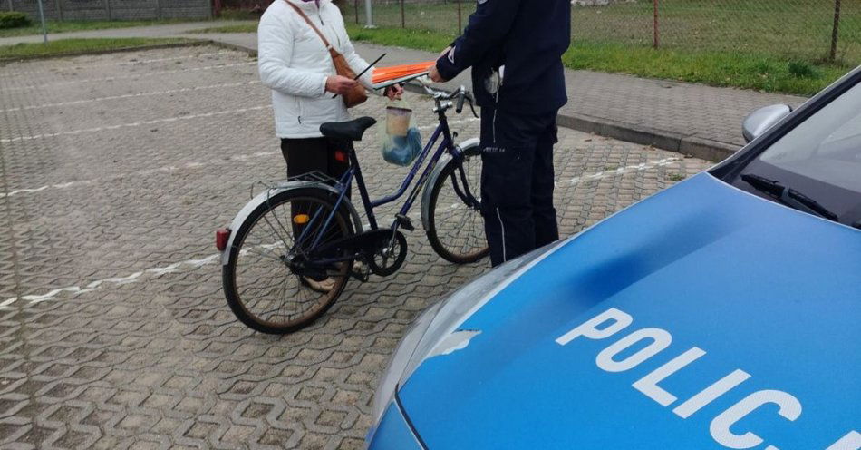 zdjęcie: Jesienne kontrole w Rypinie przypominają rowerzystom o bezpieczeństwie / fot. KPP w Rypinie