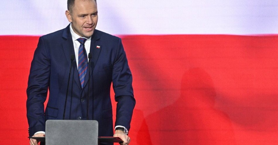 zdjęcie: Eksperci: wizerunek prezydenta Nawrockiego uzupełnia deficyty PiS-u / Kalvarija, Litwa, 20.10.2025. Prezydent RP Karol Nawrocki podczas uroczystości otwarcia odcinka autostrady Via Baltica przy polsko-litewskim przejściu granicznym Budzisko-Kalvarija, 20 bm. (sko) PAP/Valdemar Doveiko