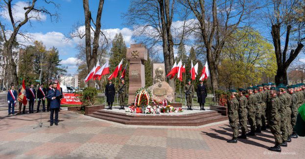 Pamięć o ofiarach Katynia i nieludzkiej ziemi