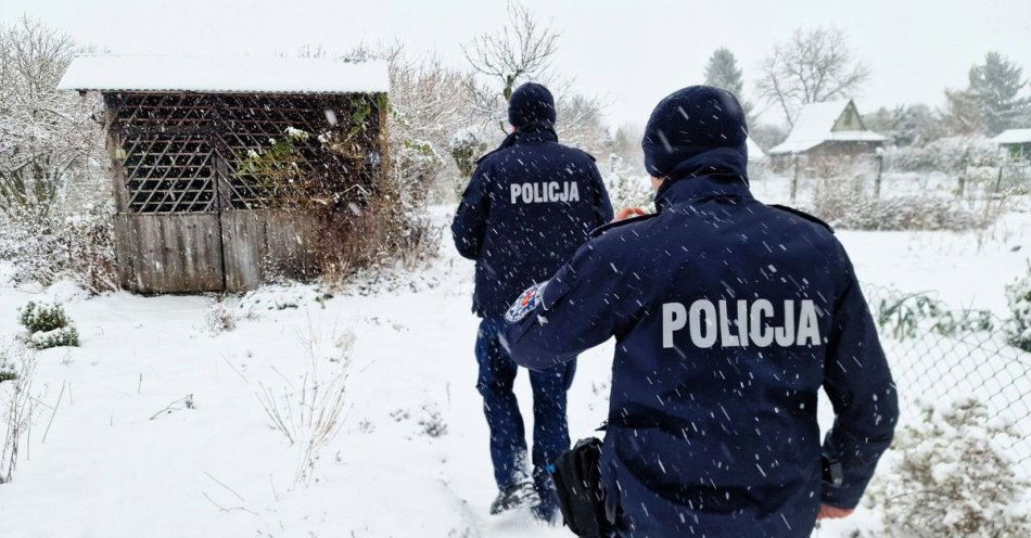 zdjęcie: Zimowe zagrożenie: jak uratować osoby zagrożone wychłodzeniem / fot. KPP Parczew