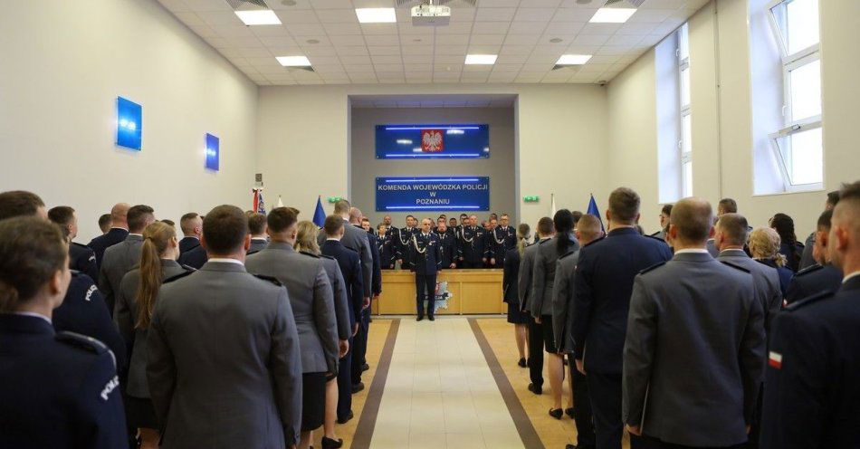 zdjęcie: Siedmioro gostyńskich policjantów awansowało na aspirantów / fot. KPP Gostyń Siedmioro gostyńskich policjantów awansowanych na pierwszy stopień w korpusie aspirantów #1