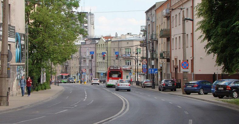 zdjęcie: Informacje drogowe: ul. Lipowa / Przemysław Czopor/CC PRZEZ 3.0/https://creativecommons.org/licenses/by/3.0/