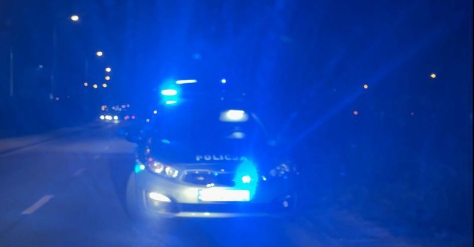 zdjęcie: Nietrzeźwy pieszy przechodząc w miejscu niedozwolonym na torach został potrącony przez pociąg / fot. KPP w Wejherowie