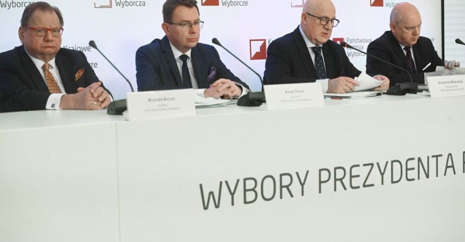 zdjęcie: Jest bardzo spokojnie, mam nadzieję, że będzie tak do godz. 21 / fot. PAP