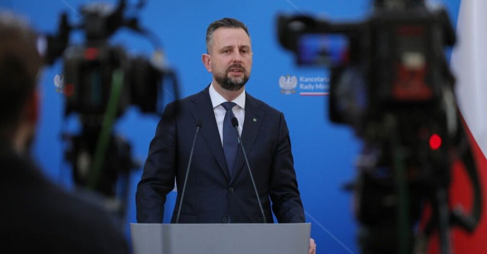 zdjęcie: Szef MON: rząd przyjął projekt ustawy o utworzeniu Wojskowej Akademii Medycznej w Łodzi / Warszawa, 14.04.2026. Wicepremier, minister obrony narodowej Władysław Kosiniak-Kamysz na konferencji prasowej, po posiedzeniu rządu, 14 bm. w KPRM w Warszawie. (mr) PAP/Paweł Supernak