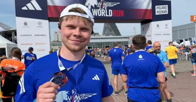 Michał Niewiński też pobiegł dla tych, co nie mogą. Łyżwiarski reprezentant Polski wystartował w Wings For Life World Run!