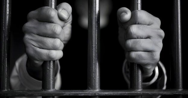 Mężczyźni zatrzymani w związku z pobiciem A. Niedzielskiego doprowadzeni do prokuratury