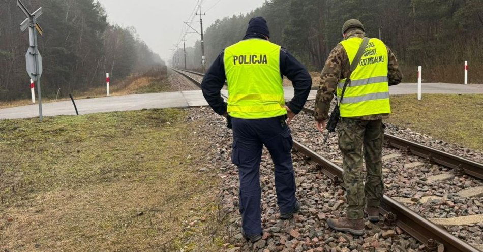 zdjęcie: Wzmożone patrole na kolei w powiecie puławskim / fot. KPP Puławy