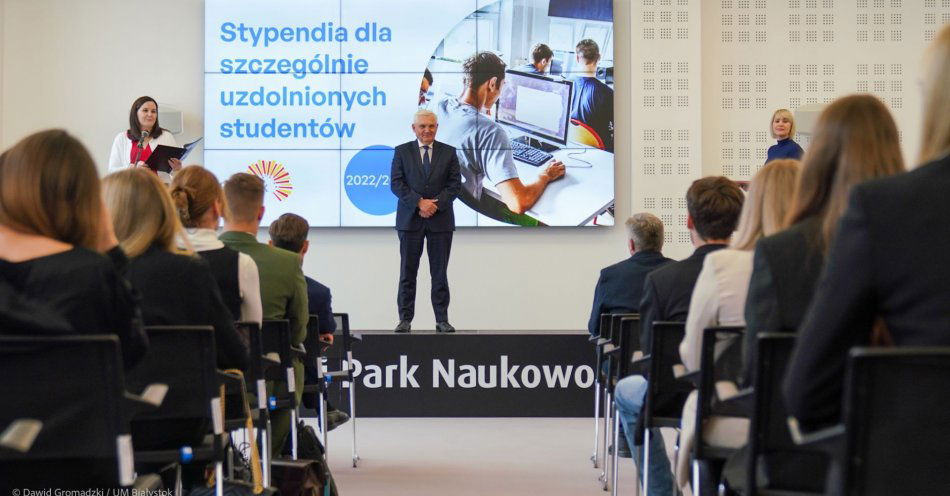 zdjęcie: Stypendia prezydenta dla studentów / fot. nadesłane