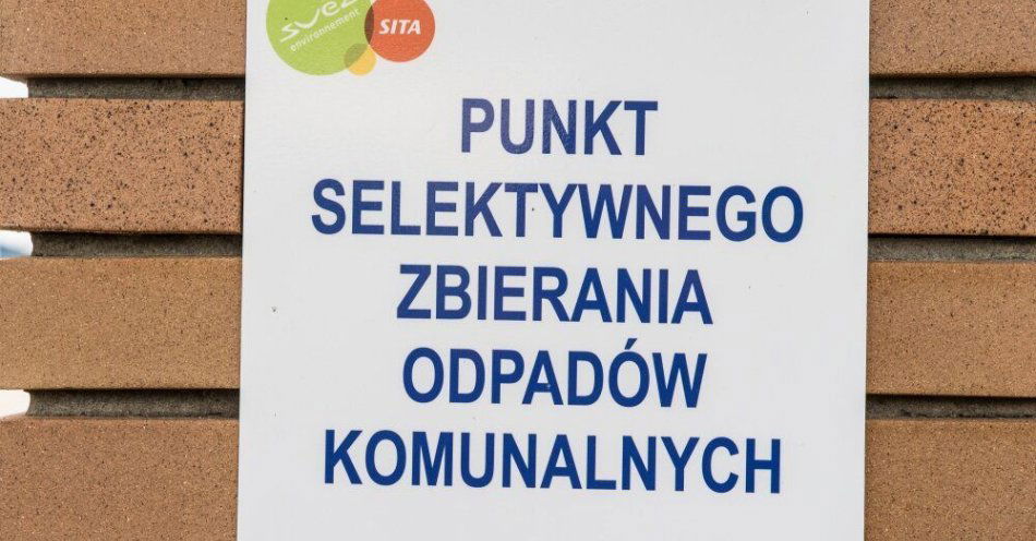 zdjęcie: Zużyte tekstylia tylko do PSZOK; specjalne kontenery wystawią nieliczne miasta / fot. PAP