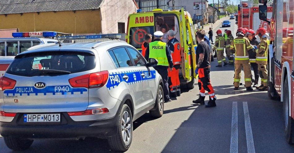 zdjęcie: Wypadek w Pajęcznie – trzy osoby trafiły do szpitala / fot. KPP w Pajęcznie