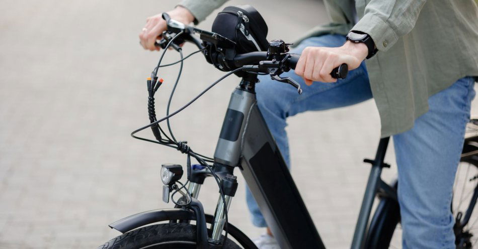 zdjęcie: Pojazdy elektryczne - czy rower elektryczny to jeszcze rower czy już motorower? / v65725958