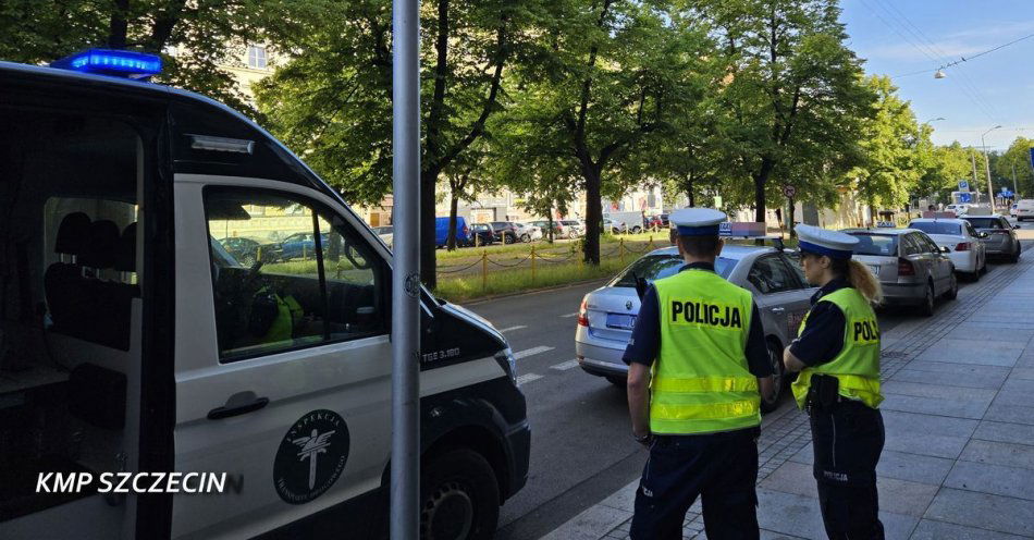 zdjęcie: Szczecińscy policjanci kontrolowali kierujących świadczących płatny przewóz osób / fot. KMP w Szczecinie