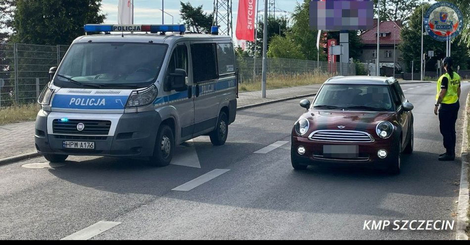 zdjęcie: Policjanci z Dąbia sprawdzali trzeźwość kierowców -  w  Szczecinie  takich nieodpowiedzialnych kierujących było - 15 / fot. KMP w Szczecinie