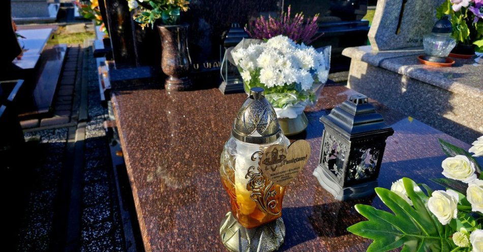 zdjęcie: Policjanci z Lubaczowa uczcili pamięć zmarłych kolegów / fot. KPP w Lubaczowie Fot. KPP Lubaczów