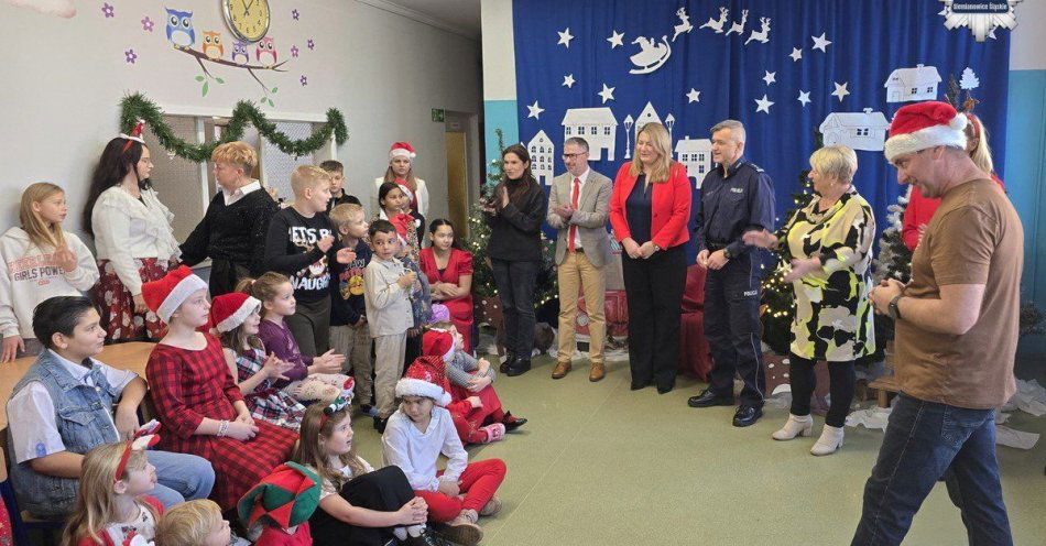 zdjęcie: Mikołajkowe spotkanie: policja uczy dzieci bezpieczeństwa / fot. KMP w Siemianowicach Śląskich