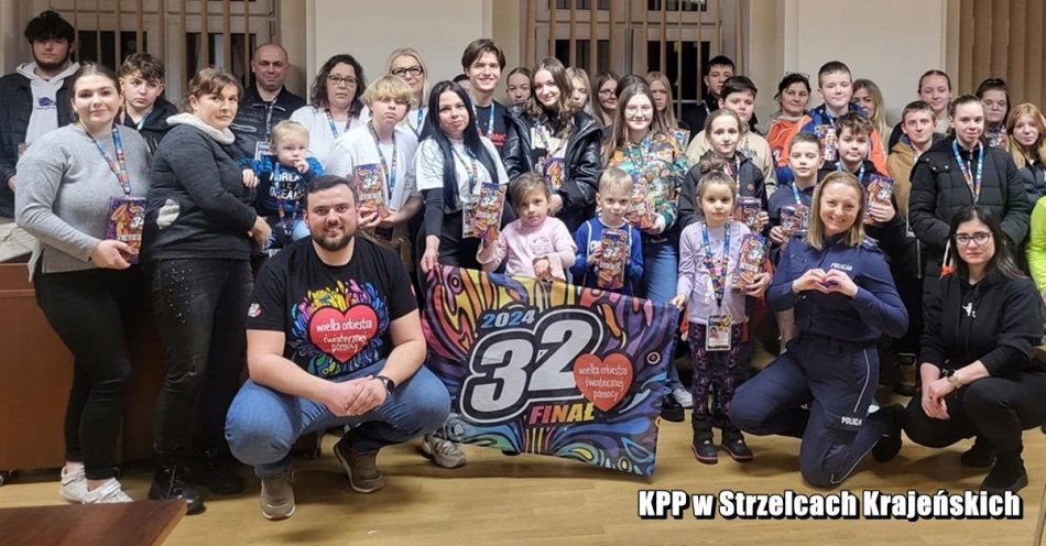 zdjęcie: Policjanci włączyli się 32. finał wielkiej orkiestry świątecznej pomocy / fot. KPP Strzelce Krajeńskie