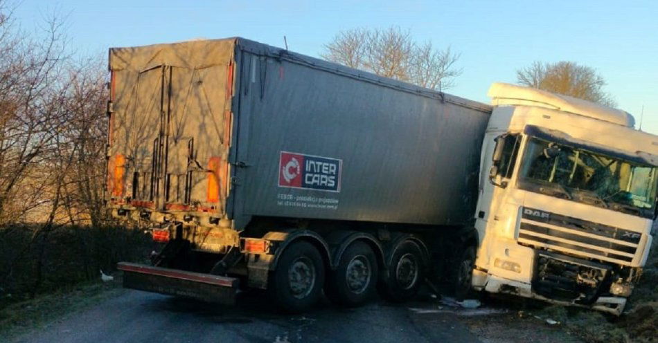 zdjęcie: Kierowcy zapomnieli, że zimą na drogach może być ślisko / fot. KPP w Chełmnie