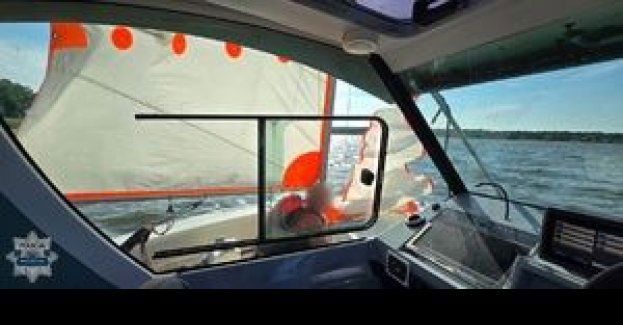 Szybka i skuteczna interwencja przysuskich policjantów na zalewie w Domaniowie