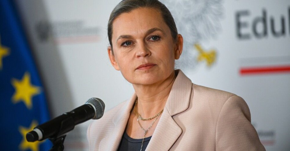 zdjęcie: Nowacka: w kryzysie będę rozmawiała z MF o wsparciu dla nauczycieli / Warszawa, 19.12.2025. Minister edukacji Barbara Nowacka na konferencji prasowej w siedzibie resortu w Warszawie, 19 bm. Konferencję zorganizowano w związku z prezydenckim wetem ws. nowelizacji prawa oświatowego. (amb) PAP/Marcin Obara