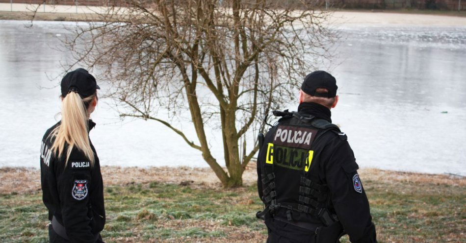 zdjęcie: Dzikie lodowiska pod czujnym okiem policjantów / fot. KPP Kępno