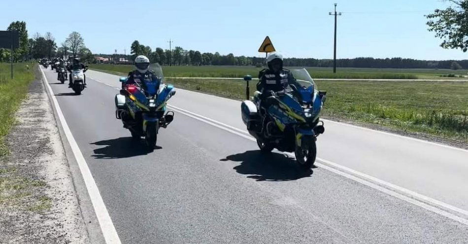 zdjęcie: Policjanci zabezpieczyli zlot motocyklowy w Lututowie / fot. KPP w Wieruszowie