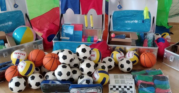 UNICEF doposażył rzeszowskie szkoły w sprzęt sportowy, aby poprzez sport i zabawę pomóc w integracji dzieci i młodzieży