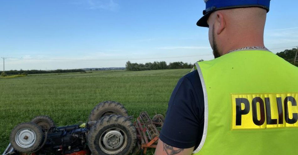 zdjęcie: Przygnieciony przez traktor mężczyzna zginął na miejscu / fot. KPP w Kwidzynie