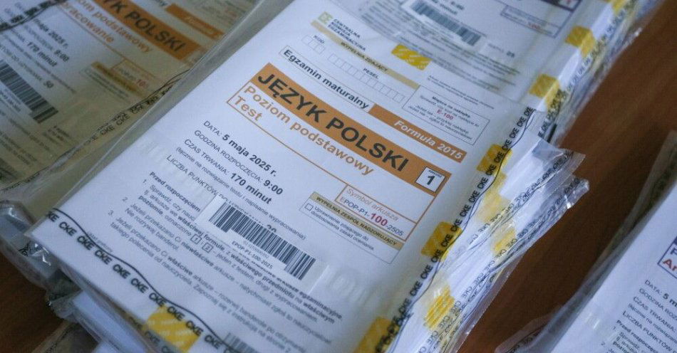 zdjęcie: We wtorek rozpoczyna się dodatkowa sesja maturalna / fot. PAP