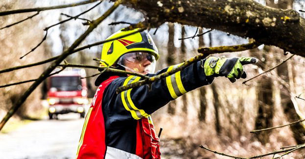 59 zerwanych dachów, 60 - uszkodzonych (aktl.)