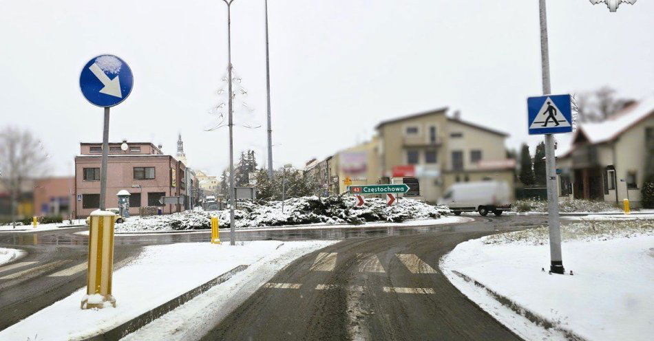 zdjęcie: Zima na drogach: jak zachować bezpieczeństwo przy oblodzeniu / fot. KPP w Kłobucku