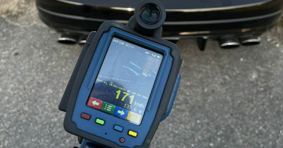 zdjęcie: 46 letni kierowca złapany na 171 km/h stracił prawo jazdy / fot. KPP w Goleniowie