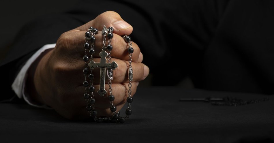 zdjęcie: Kolejny ksiądz z diecezji sosnowieckiej zatrzymany pod zarzutem pedofilii / v6590845